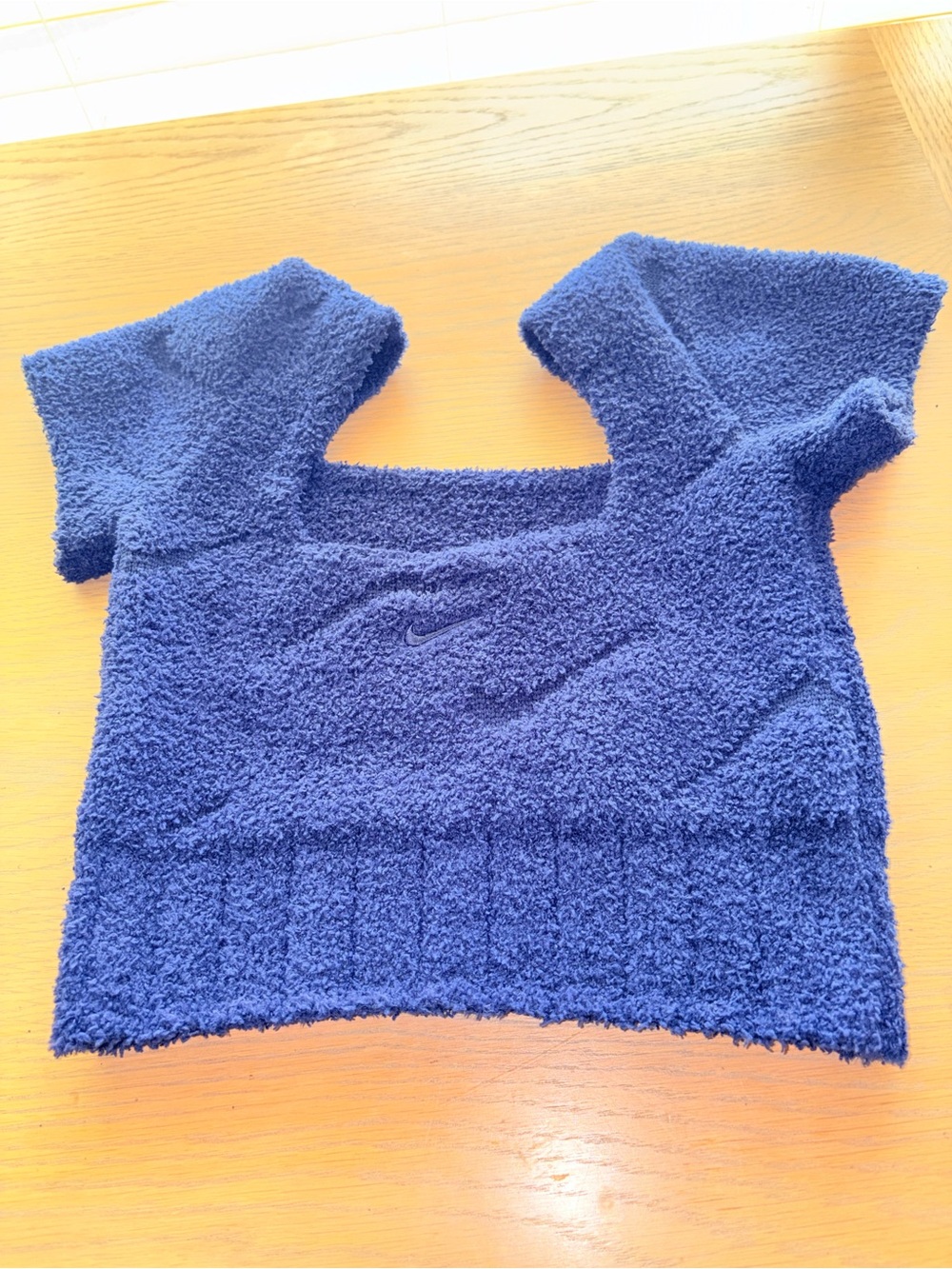 NIKES WOMEN BLUE FUZZY CROP TOP  - NWT
SIZE SMALL
